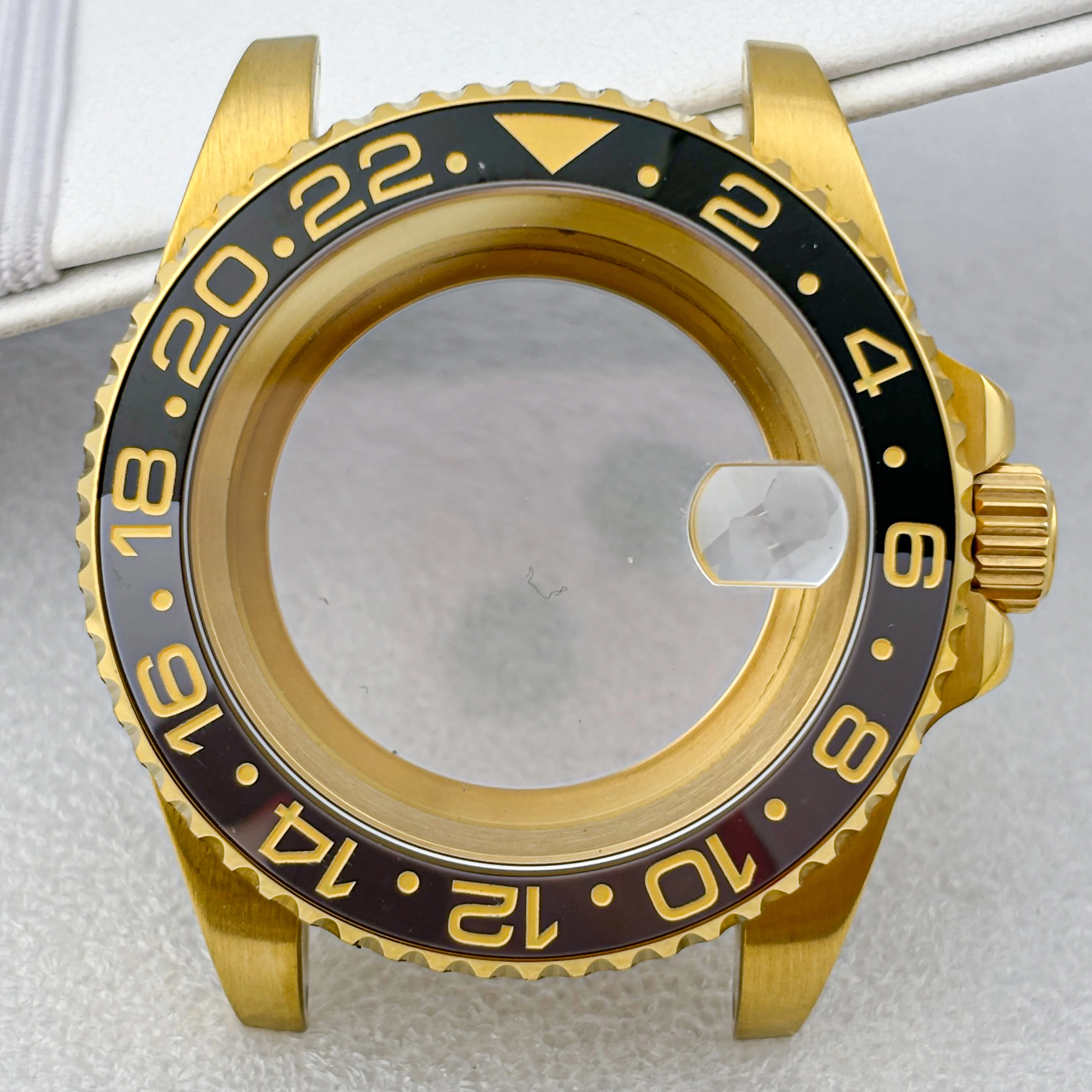 

Gold Men's Watch Case Stainless steel 40mm for Sub Gmt NH34 NH35 NH36 Automatic movement 28.5mm Dial Sapphire Glass Rubber Strap