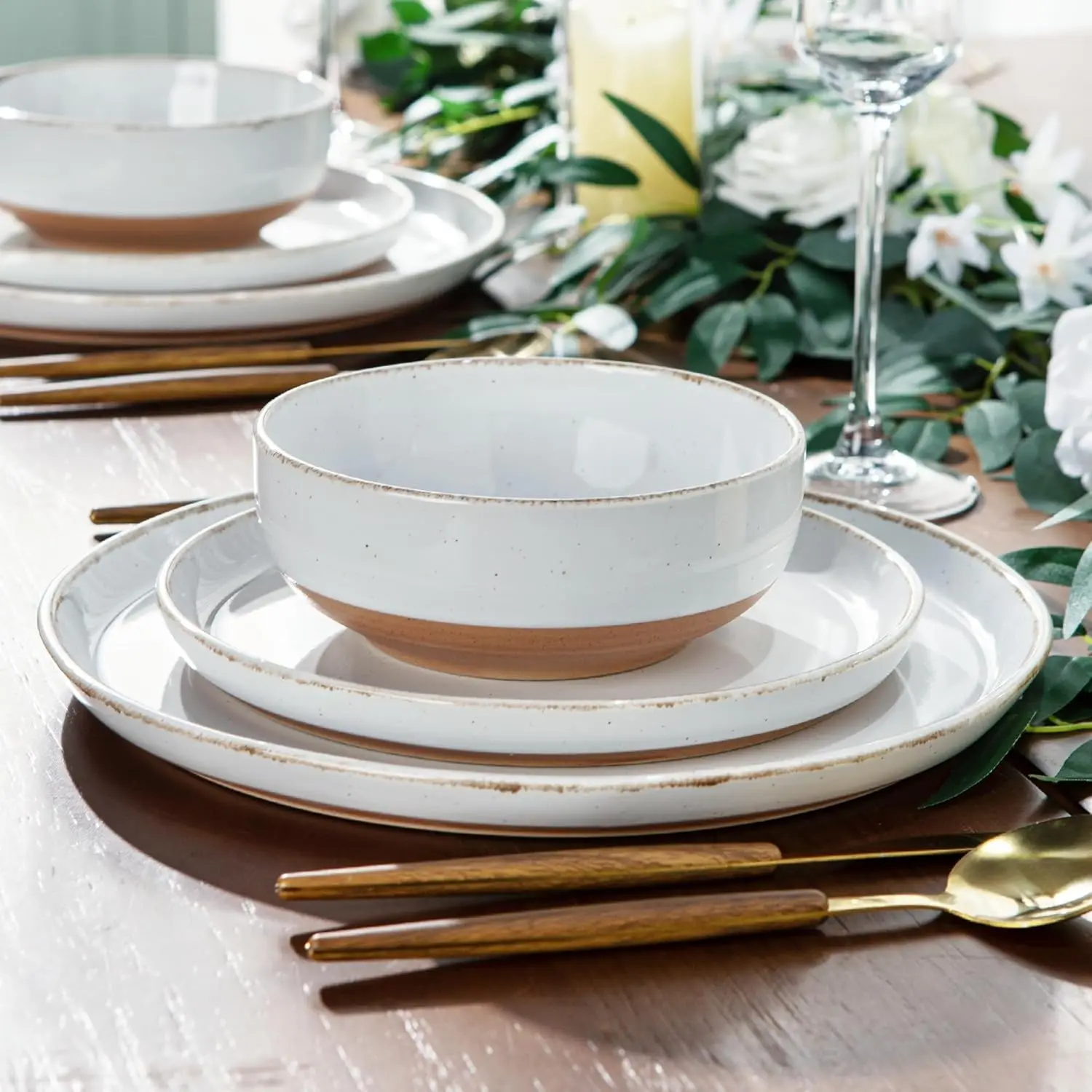 Set di stoviglie in ceramica da 24 pezzi per 8, set di piatti e ciotole in gres dipinti a mano con lato interno in terracotta rustico, scratch Re