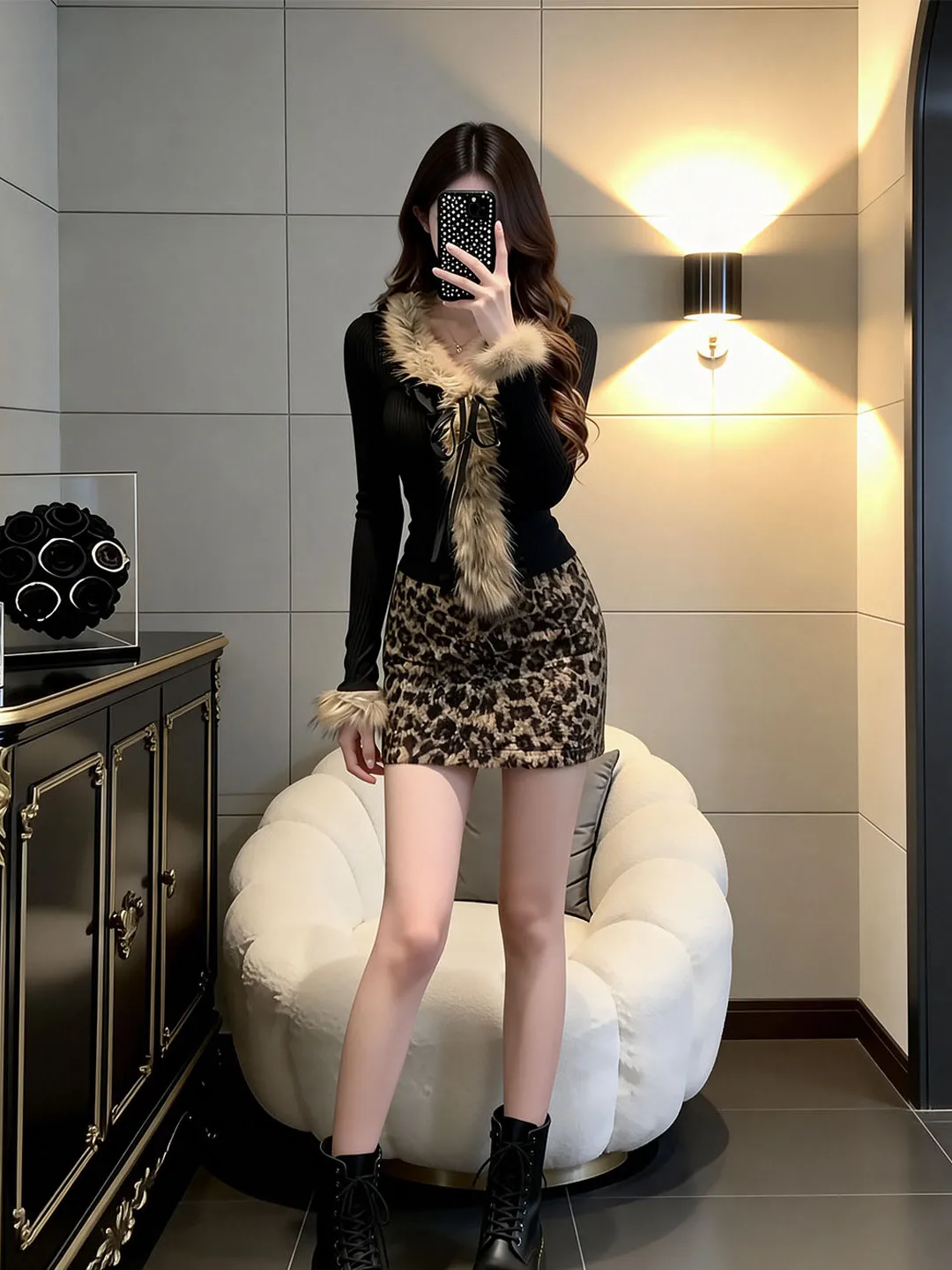 

Американский дизайн с плюшевыми вставками, вязаный комплект с V-образным вырезом и длинными рукавами для женщин, осенне-зимний, новый, с леопардовым принтом, короткая юбка-обертка