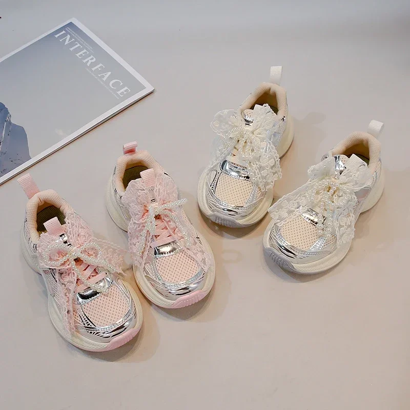 Детская повседневная обувь с дышащей сеткой для девочек, весенние кроссовки на нескользящей толстой подошве для малышей с блестящим бантом, удобные шикарные кроссовки для детей 4-6 лет