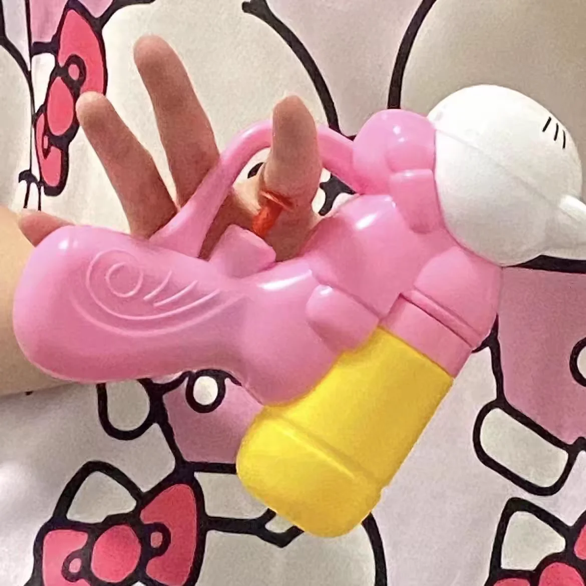 Sanrio Hello Kitty pistolet na wodę dla dzieci kreskówka słodka tryskająca zabawka na lato do łazienki na świeżym powietrzu Kawaii dla dzieci Squirt