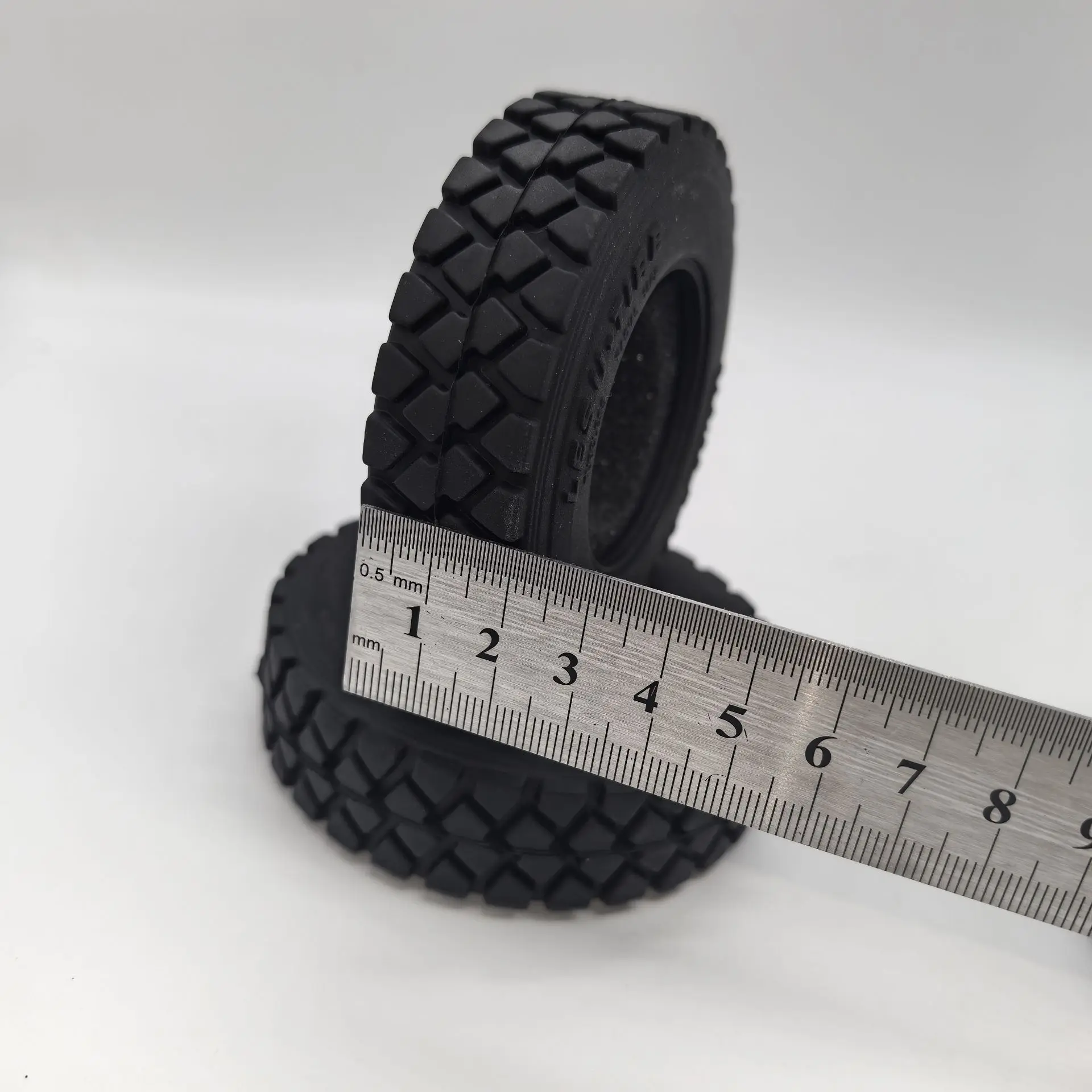 Lesu für 1/14 Truck Tamiya Trailhead Gravel Reifenhaut Schlamm-Kipper 85mm Durchmesser Reifenmodell RC-Zubehör – Detail 9