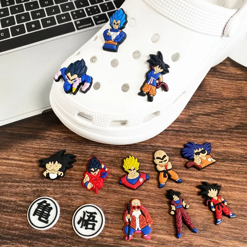 Afbeelding 5: Dragon Ball Z Goku Schoenen Charms Zachte Rubberen Afneembare Clog Pins Anime DIY Decoratie Accessoires voor Vrouwen Mannen Kinderen Casual Sandalen