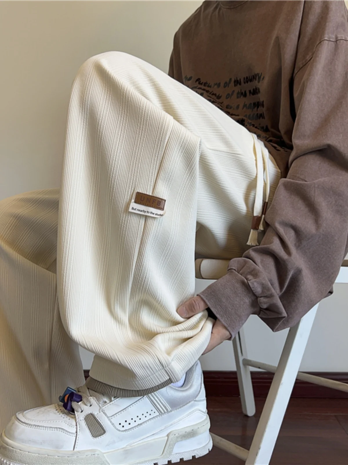 

Текстурированные искусственные двухсекционные повседневные спортивные мужские осенние модные брендовые широкие длинные брюки на подкладке, молодежные модные для отдыха