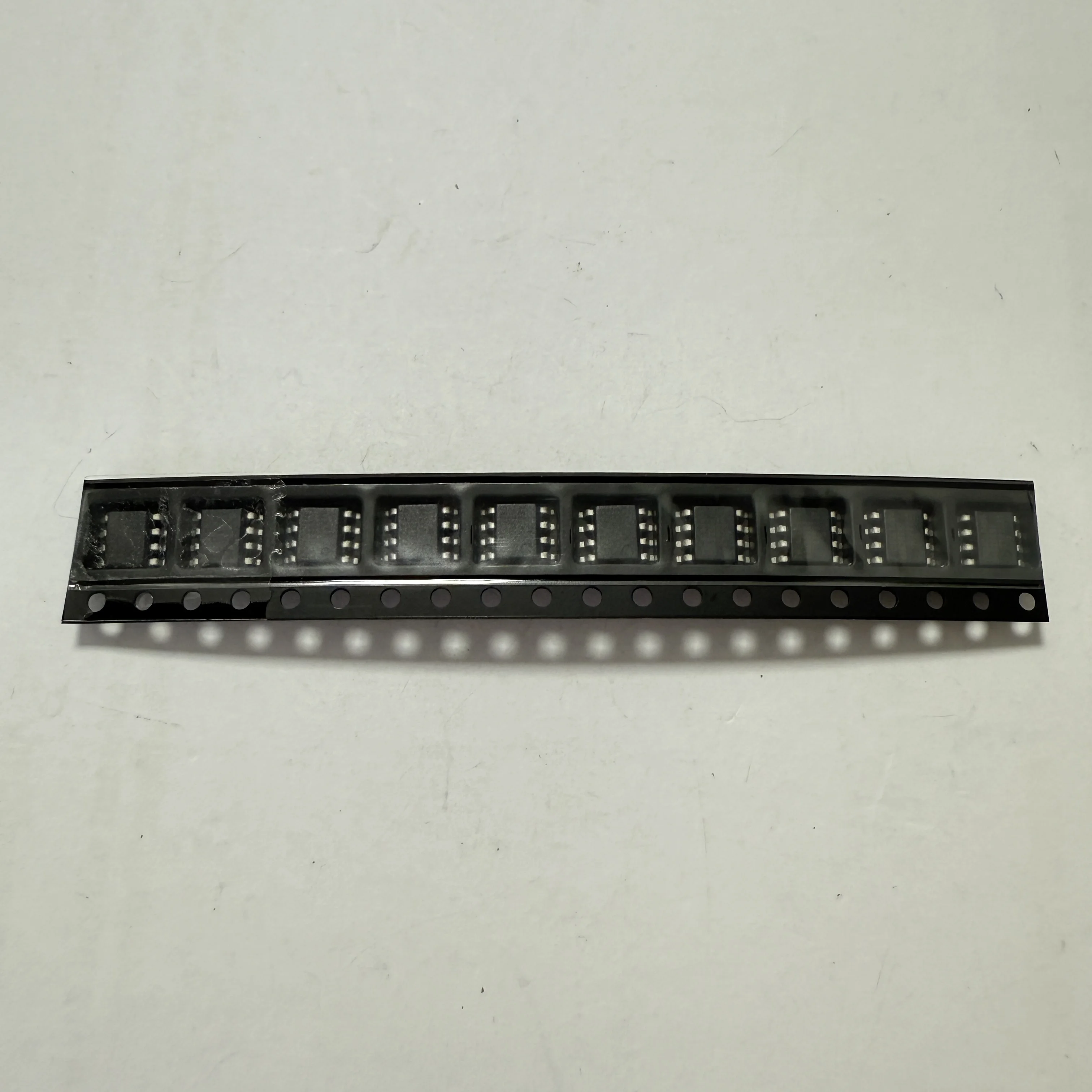 フェロエレクトリックメモリフレーム、FM24CL04B-GTR、ロットあたり10個