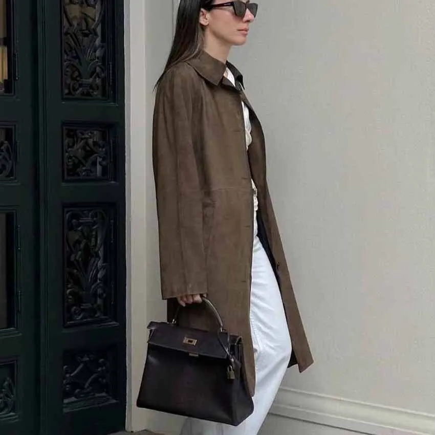 

2025 комфортная новая женская коричневая замшевая ветровка, высококачественное длинное пальто, свободная повседневная дорожная куртка, осеннее и зимнее пальто