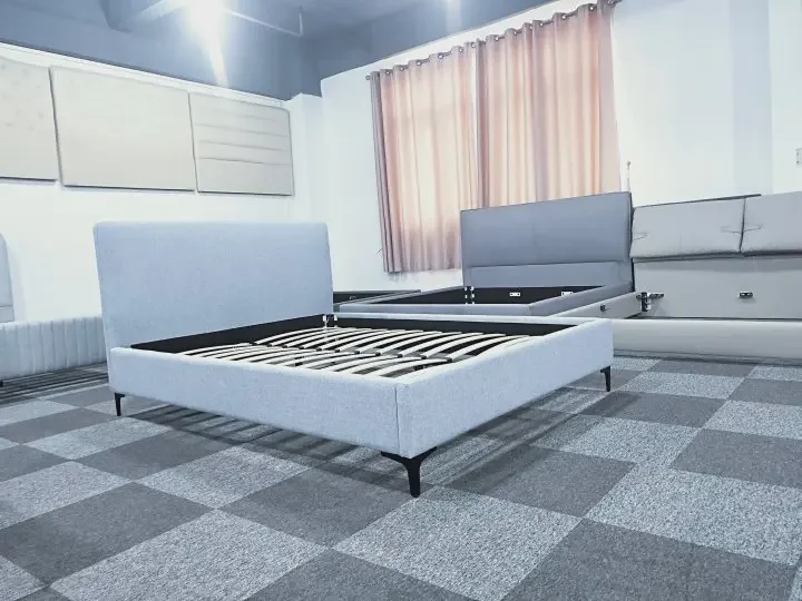 Rangka tempat tidur kustom gaya Modern murah rangka tempat tidur Platform lapisan kain ukuran King Modern dengan sandaran kepala sayap Kuku Tempat Tidur Queen