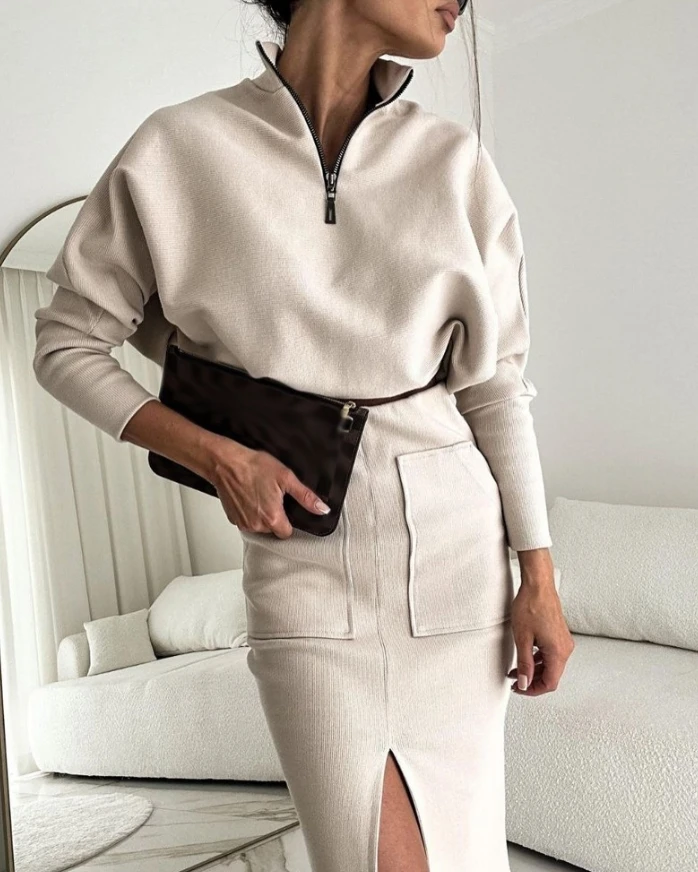 

Newly Released Stand Up Collar Long Sleeved Zipper Design Sportswear and High Waisted Hot Selling Camisole Skirt Set for Women