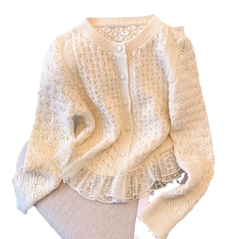 เสื้อคาร์ดิแกนถักสำหรับผู้หญิง แต่งลูกไม้ เสื้อจั๊มเปอร์แบบต่อผ้า ตัดเย็บแบบเว้า คอทรงโอ แขนยาว ทรงหลวม สไตล์หวานๆ ลำลอง ฤดูใบไม้ร่วง 2025