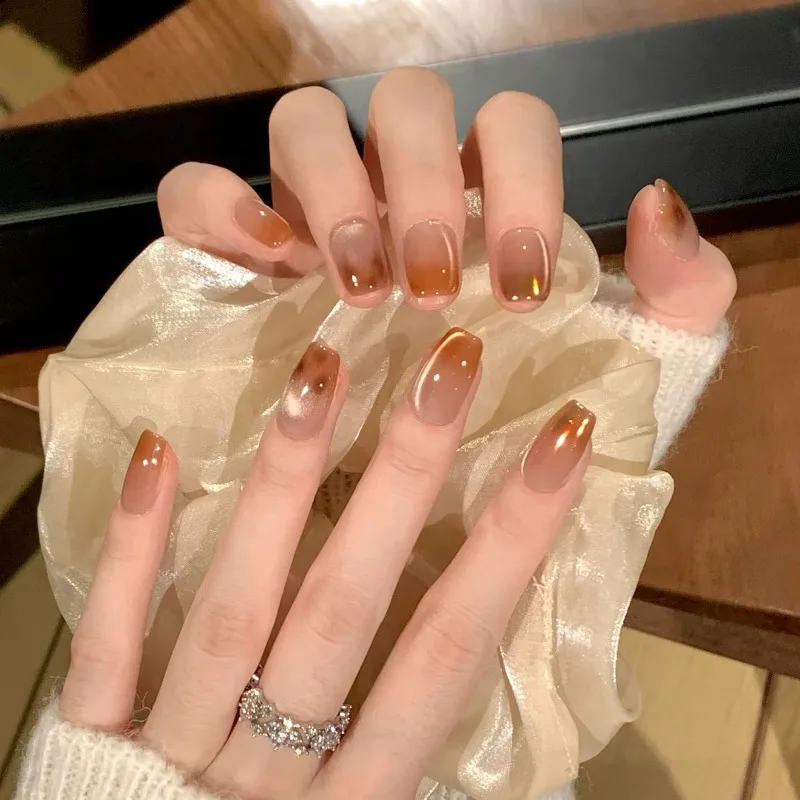 10 szt. Ręcznie Robione Paznokcie Naklejane Brązowy Gradient Samoprzylepne Sztuczne Paznokcie Jesień Zima Wielokrotnego Użytku Naklejane Końcówki do Paznokci