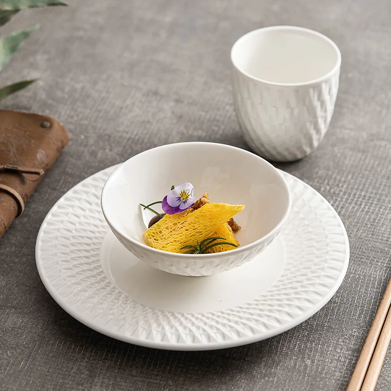 

Relief Ceramic Underglaze Bowl Set Creative Rice Bowl Spoon Sets Household Tableware Pure White Ins Four-piece Set Tableware