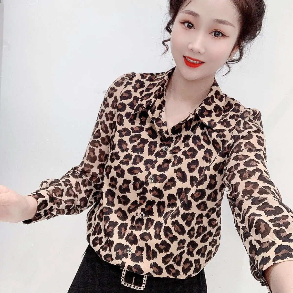 Autumn Oversized Fashion Leopard Turn-down Collar Long Sleeve Blouse Ladies Office Lady Buttons Thin Women\'s Shirt Fashionable