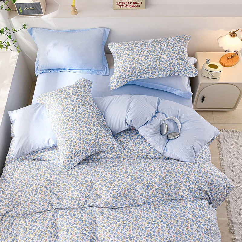 4Pcs Blue Floral Bedding Set Soft Microfiber Duvet Cover Bed Sheets Pillowcases Tiny Flower Print Pastoral Style Home Decor