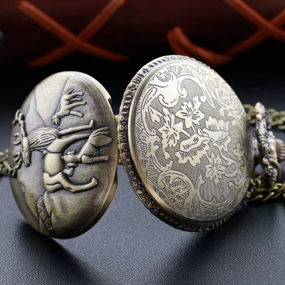 Рисунок 5 - Кварцевые карманные часы с животным оленем