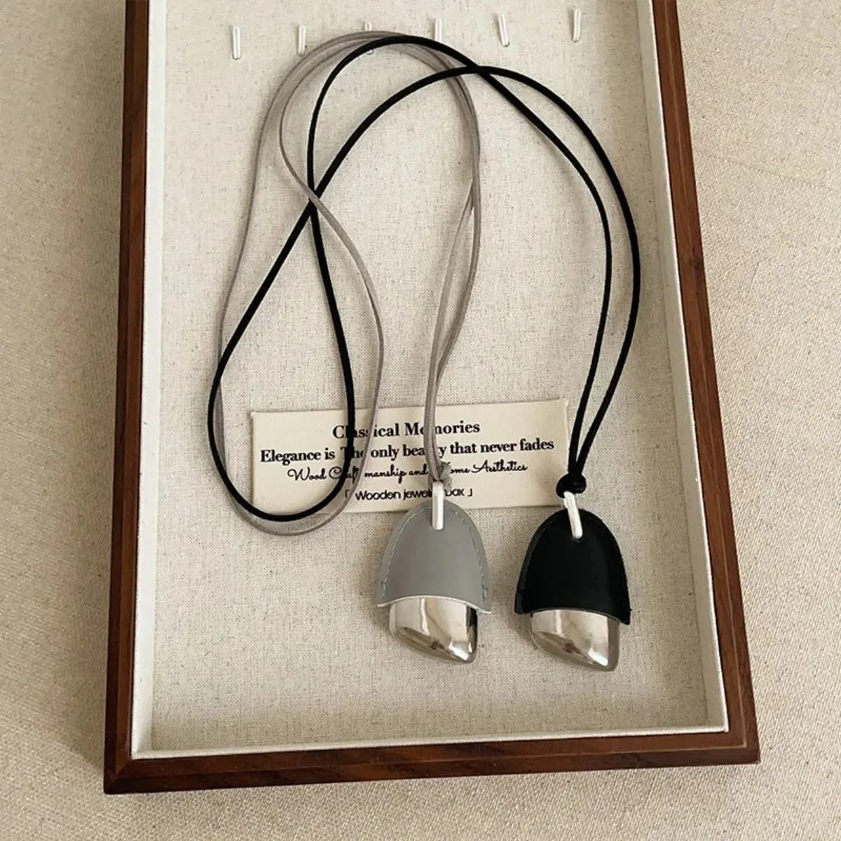 تصميم فريد من نوعه أسود أزرق فاتح بولي Leather جلد معدني كوز الصنوبر قلادة قلادة للنساء طويلة قابل للتعديل حبل سلسلة المختنقون 2026 #1