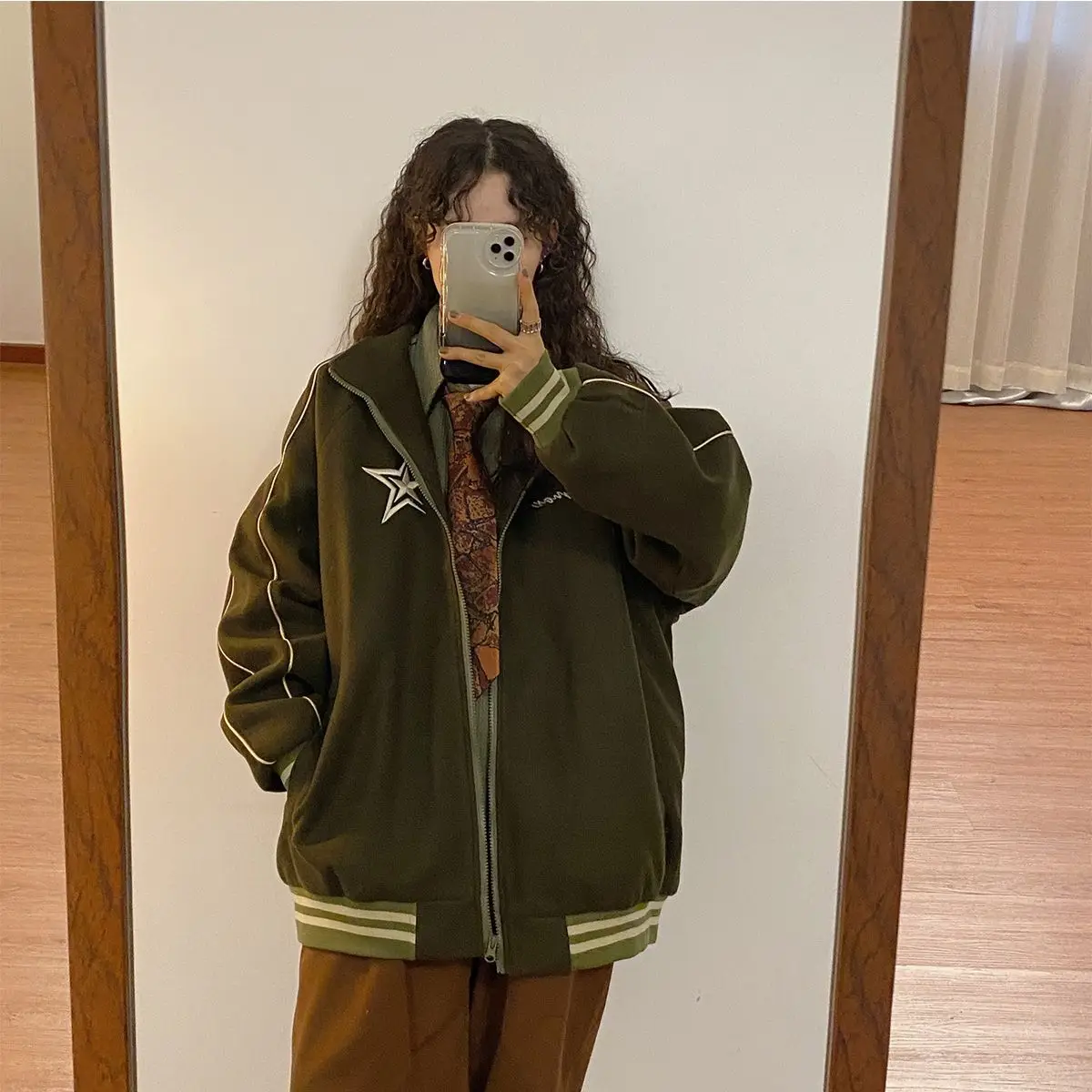 Herbst und winter neue Koreanische star stehkragen jacke y2k vintage lose stickerei plüsch verdickt sportswear kleidung frauen