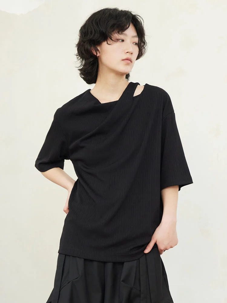 [EAM] Women Black Irregular Hollow Out Big Size T-shirt New Round Neck Short Sleeve Fashion Tide Spring Summer 2024 1DF9081