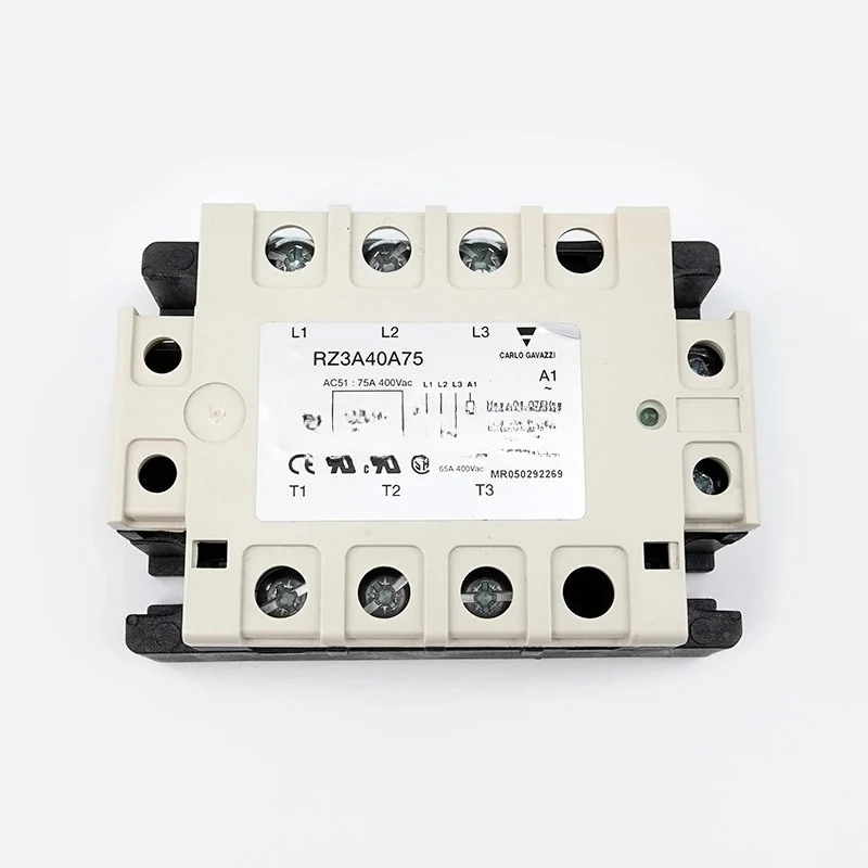 Relè trifase Carlo gavazzi svizzero nuovo e originale al 100% RZ3A40A75