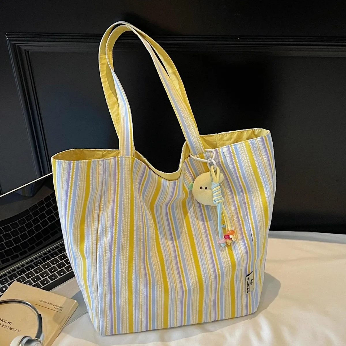 

Fashion and casual double-sided dual-use canvas bag, women's new style, contrasting striped tote bag, diagonal cross bag, large