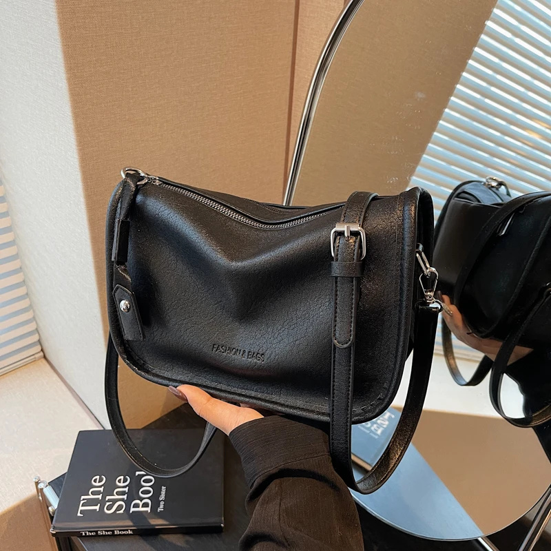 

Exquisite Casual Shoulder Bag With European American Design, Unique High-End Features For Summer Use And Style