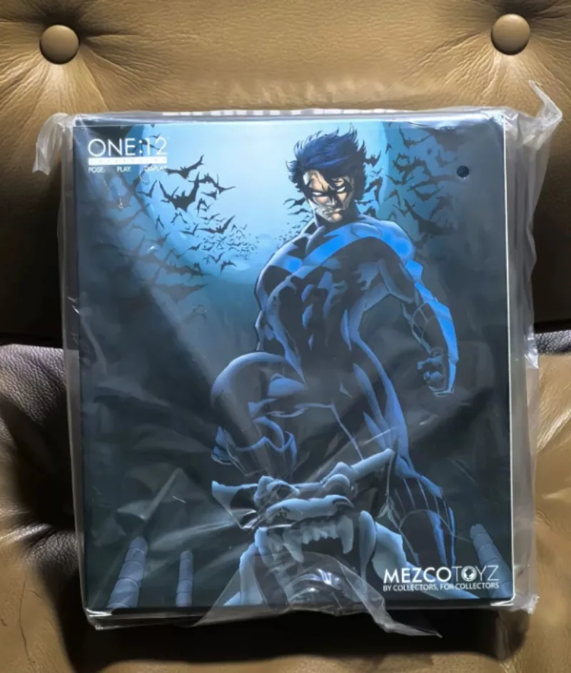 スポット メズコ バットマン アニメーション ナイトウィング 6インチ ドール フィギュア