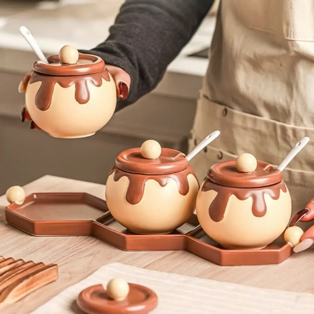 

Household Cartoon Honey Jar Design Ceramic Seasoning Jar with Spoon Dust-proof Spice Jars Mini Condiment Pot Salt