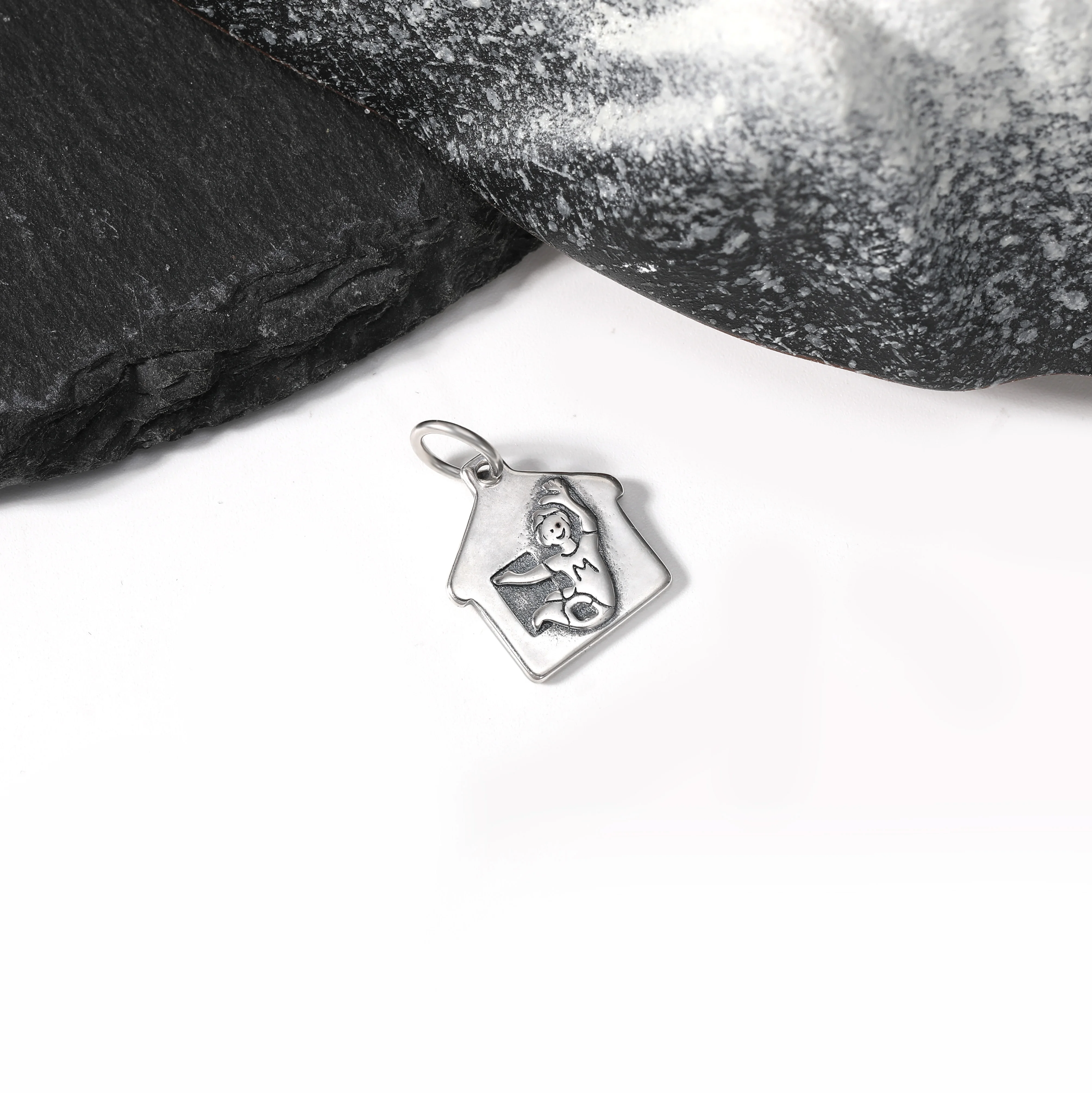 

DJ256 genuine 925 sterling silver pendant Hang Out Cabin Charm