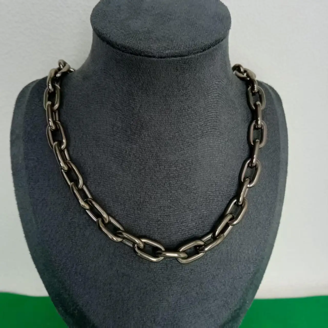 

9.5mm Pure Titanium Welded Chain for Uncompromised Strength & Style