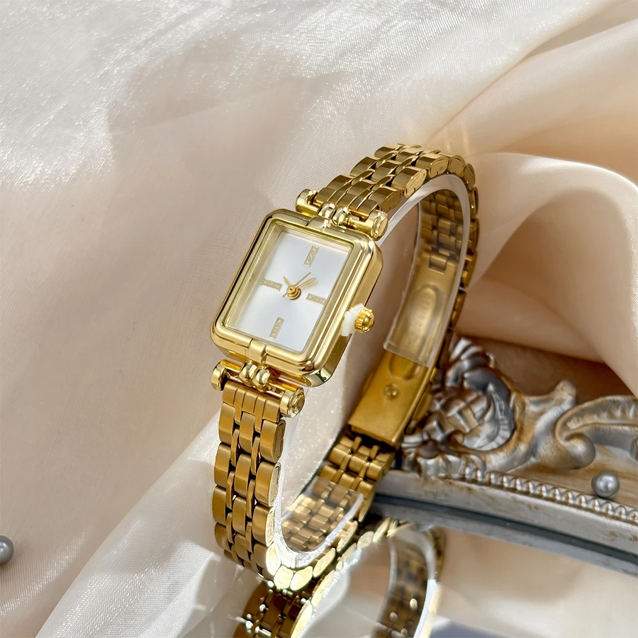 Vintage Watch for Woman: Classic Rectangular Dial Stainless Steel Strap Timeless Elegant Wrist Watch
