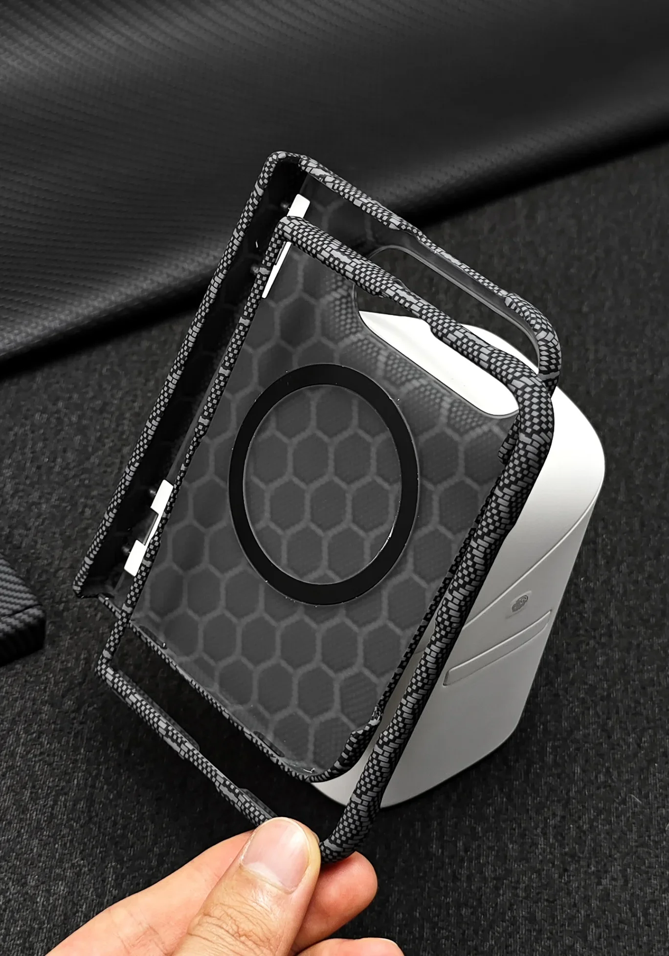 Business Kevlar-Faser 600D Slim-Design Magnetische Handyhülle für iPhone Duo Stoßfeste Hartschale mit Kabelloser Ladefunktion für iPhone Ultra – Detail 7