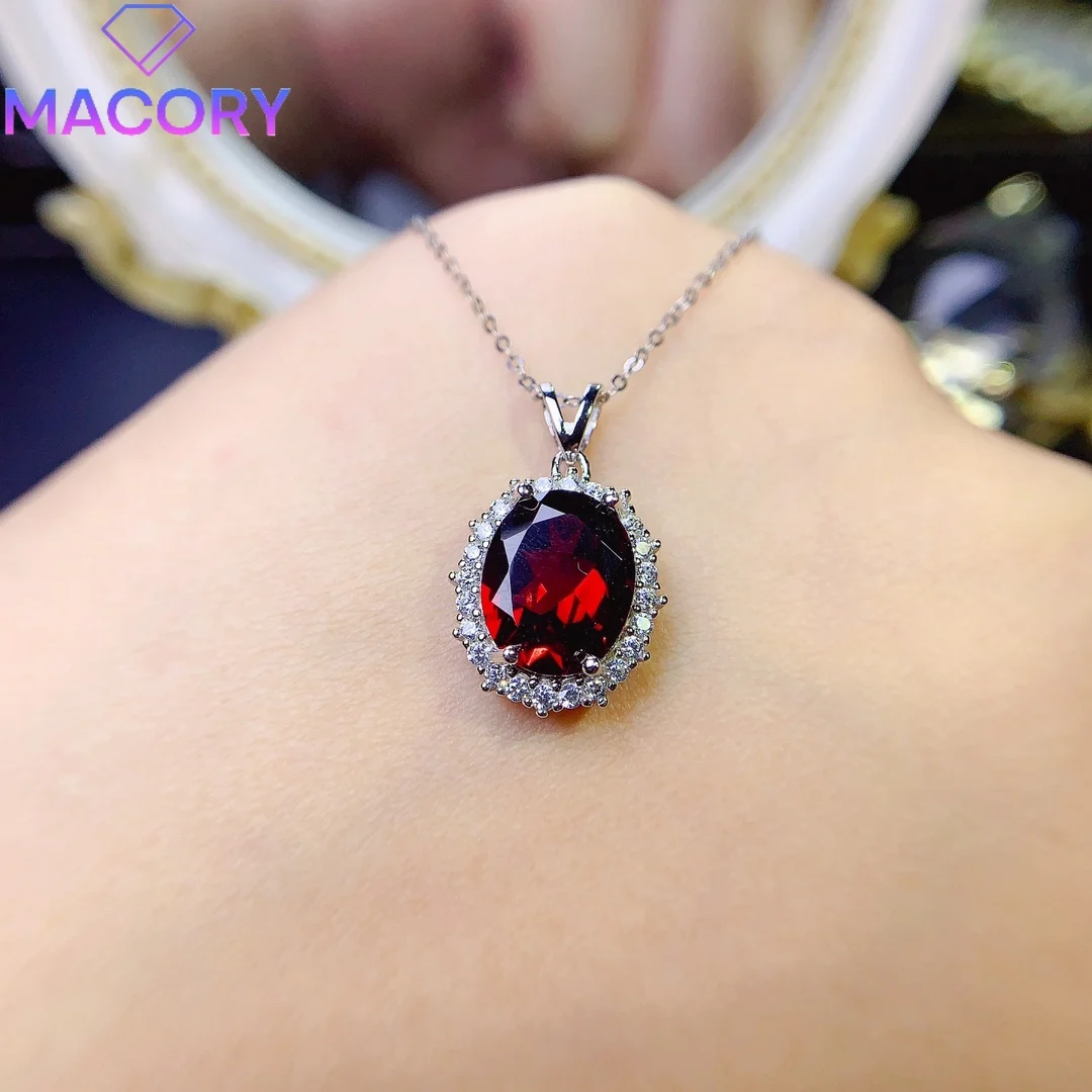 

Free shipping 925 sterling silver natural garnet necklace female silver jewelry certification original pendant female chain