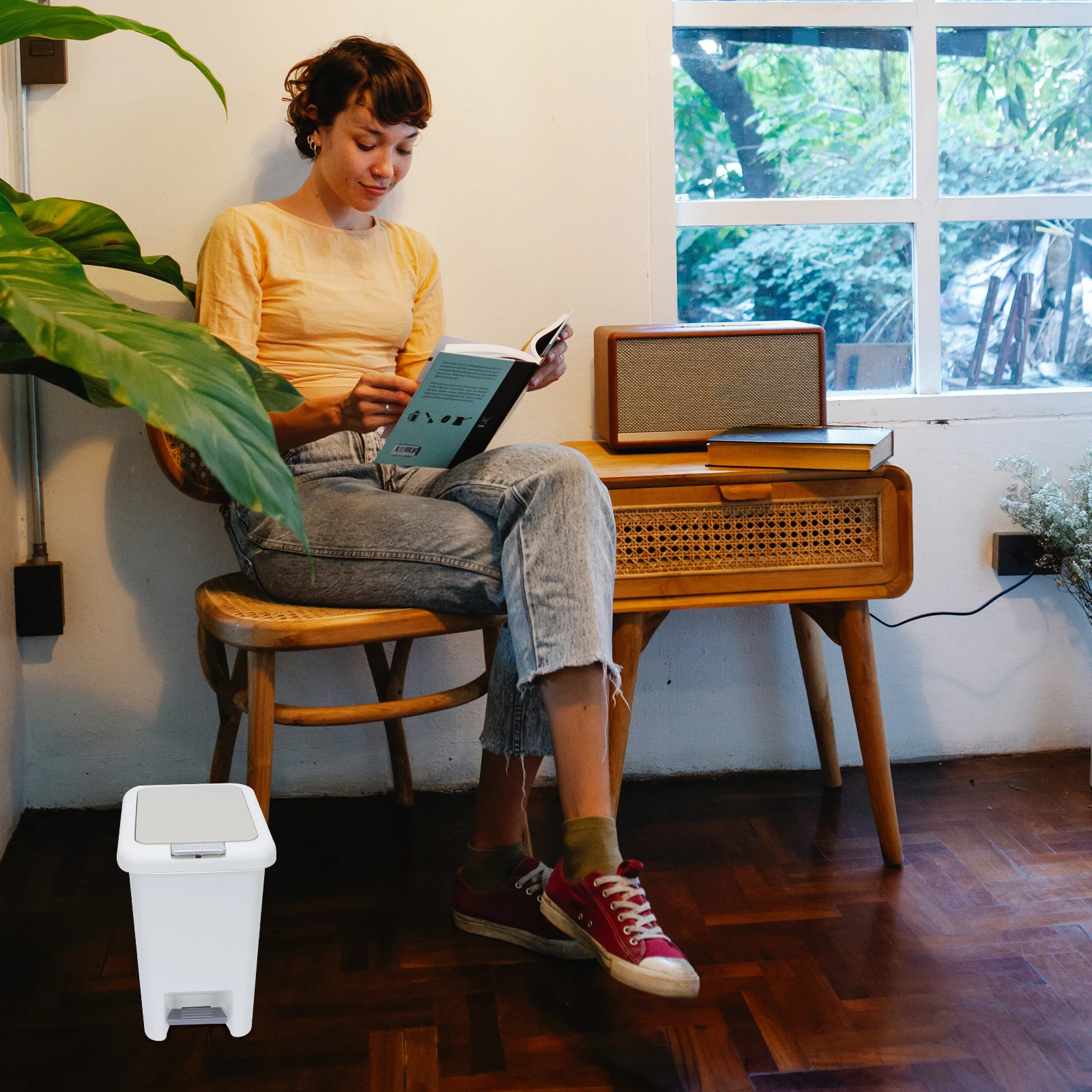 

1pc Plastic Pedal Garbage Bucket Trash Container Floor Wastes Bin Home Office Use Space Saving Odor Resistant