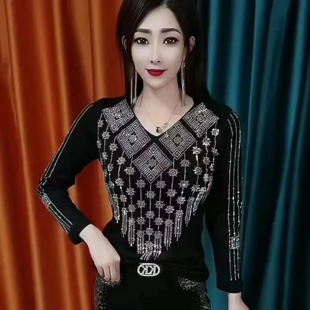 

Korean Popular Clothes Traffic Women 2024 Blingbling Rhinestone Embellished Graphic Tee Long Sleeve Black T Shirt Women