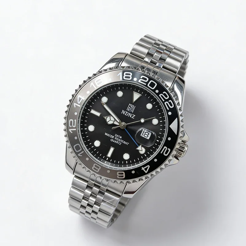 

NDNZ Men's Quartz Watch, 3ATM Waterproof Stainless Steel Wristwatch with Red & Blue Rotatable Bezel, Luminous Hands & Date Displ