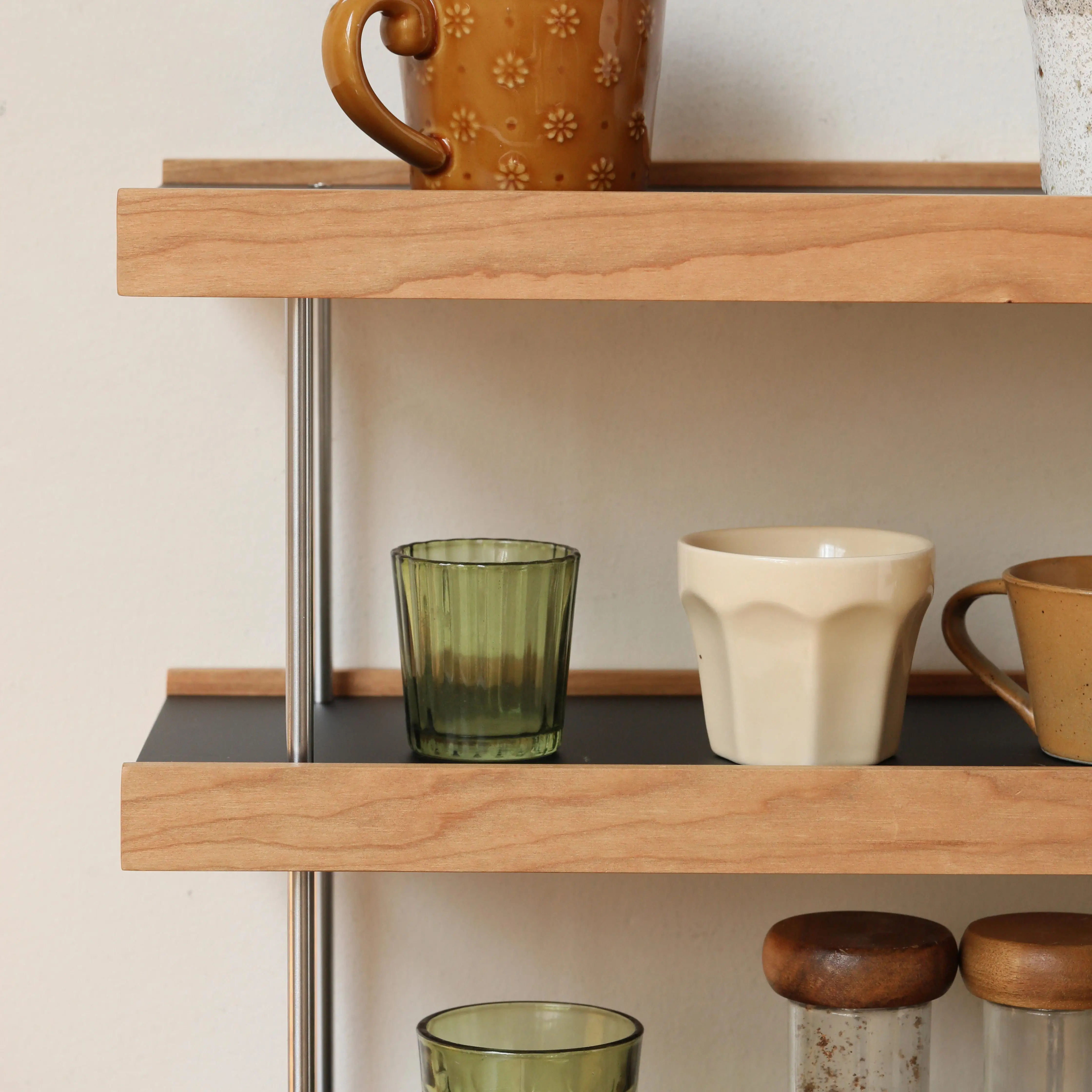 Kirschholz-Kosmetik-Organizer aus der Mitte des Jahrhunderts, Make-up-Aufbewahrungsregal, Parfüm-Display-Tablett für den Einsatz auf dem Waschtisch