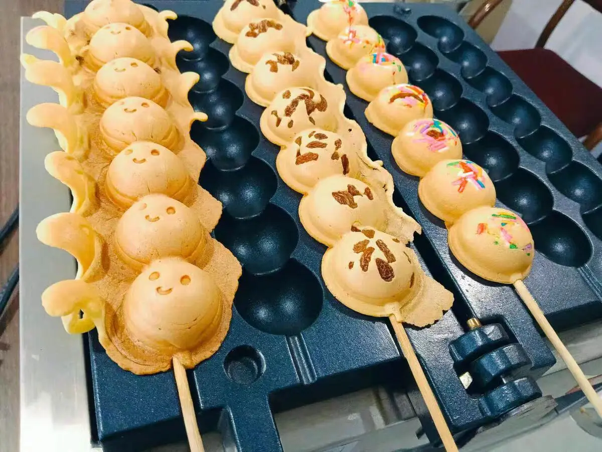 Electric Cake Mold Cute Bear Waffle Maker with High Productivity Baking Tray
