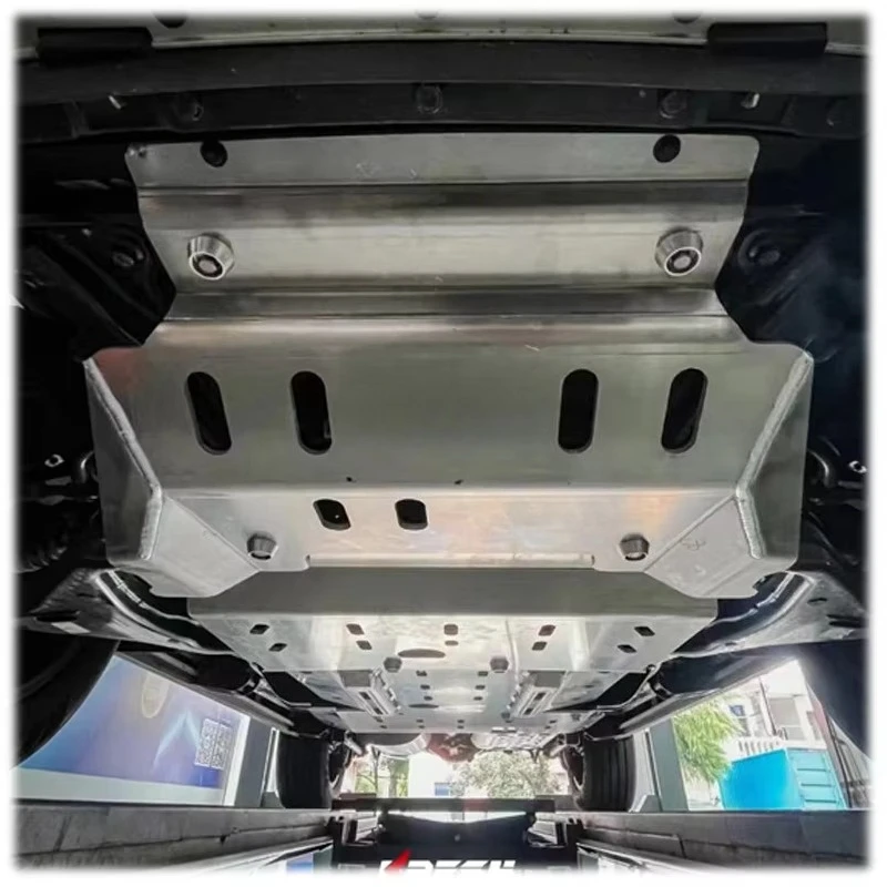 High Quality 2023 Fuel Tank 500 Body Parts 8mm Aluminum Engine Chassis Shield with Anti-Slip Plate Bag Protective Accessories