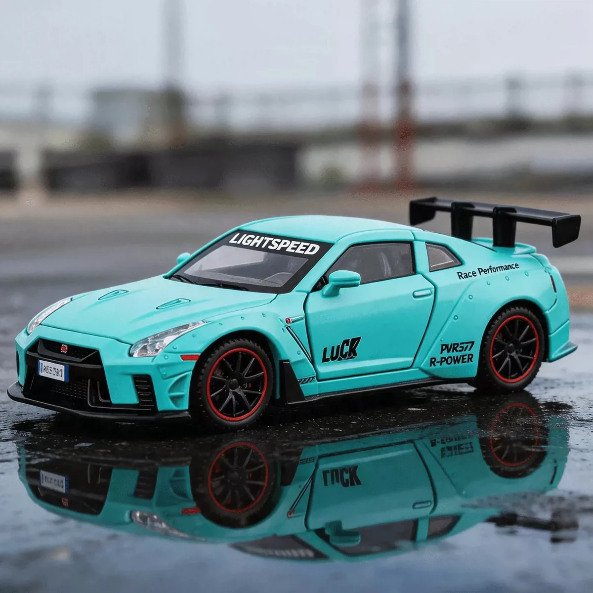 1:32 Skyline Sports Car Model Toy Exquisite Interior Doors Opened Sound Light Pull Back Cars Models for Gifts