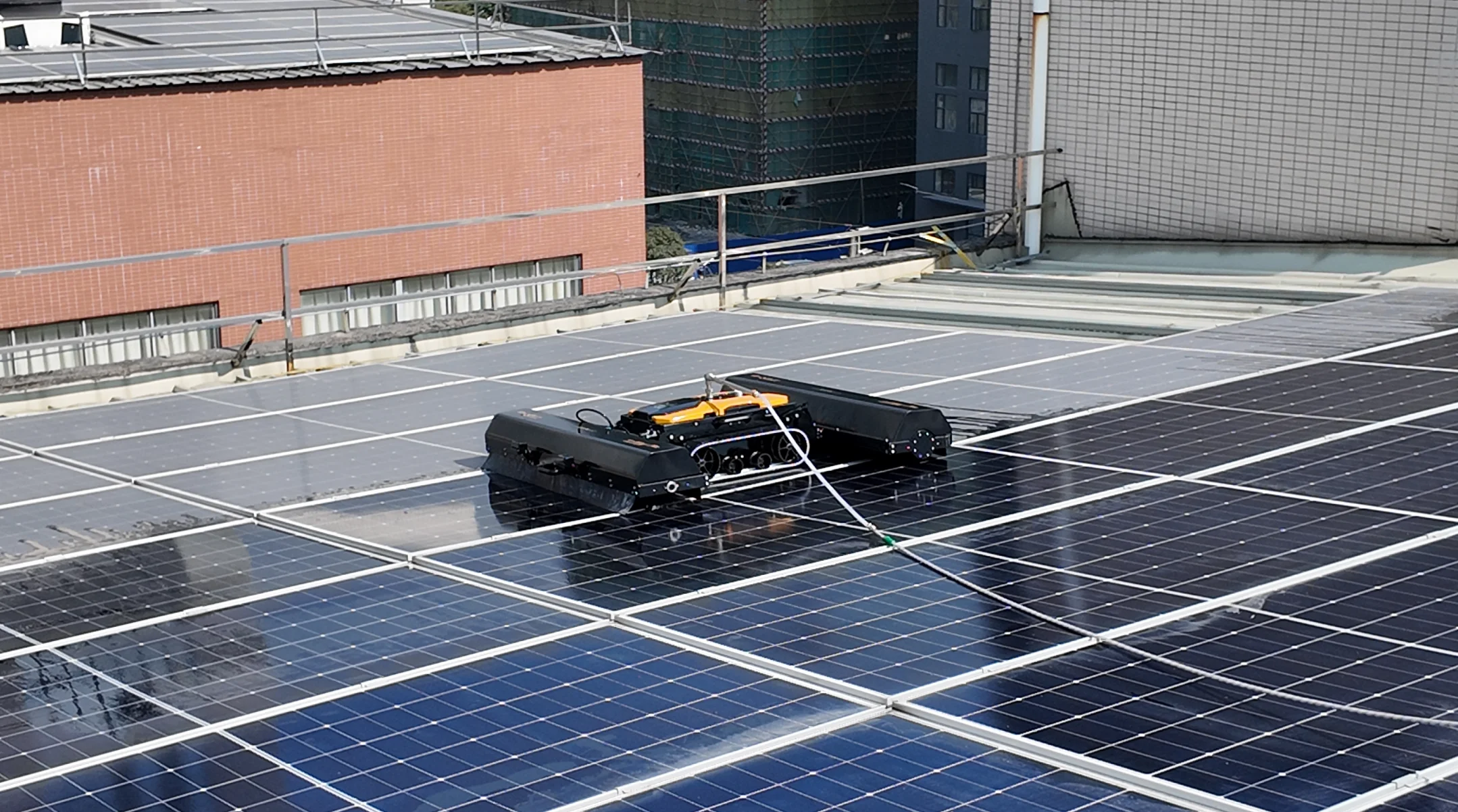 Crawler Solar Cleaner Robot Wireless Remote Control Photovoltaic Panel Washing Equipment Without Scratching Solar Glass Surface