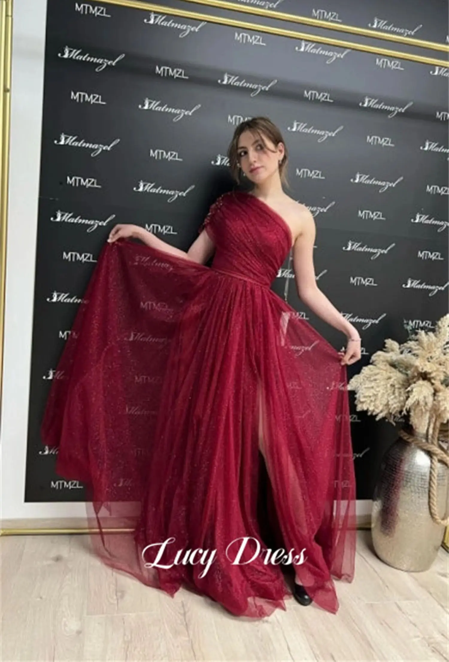 Lucy Deep Red Prom Dress Evening Mesh One Shoulder Sleeve Bridesmaid Dresses Robe De Soiree Femmes Party Elegant Woman Wedding