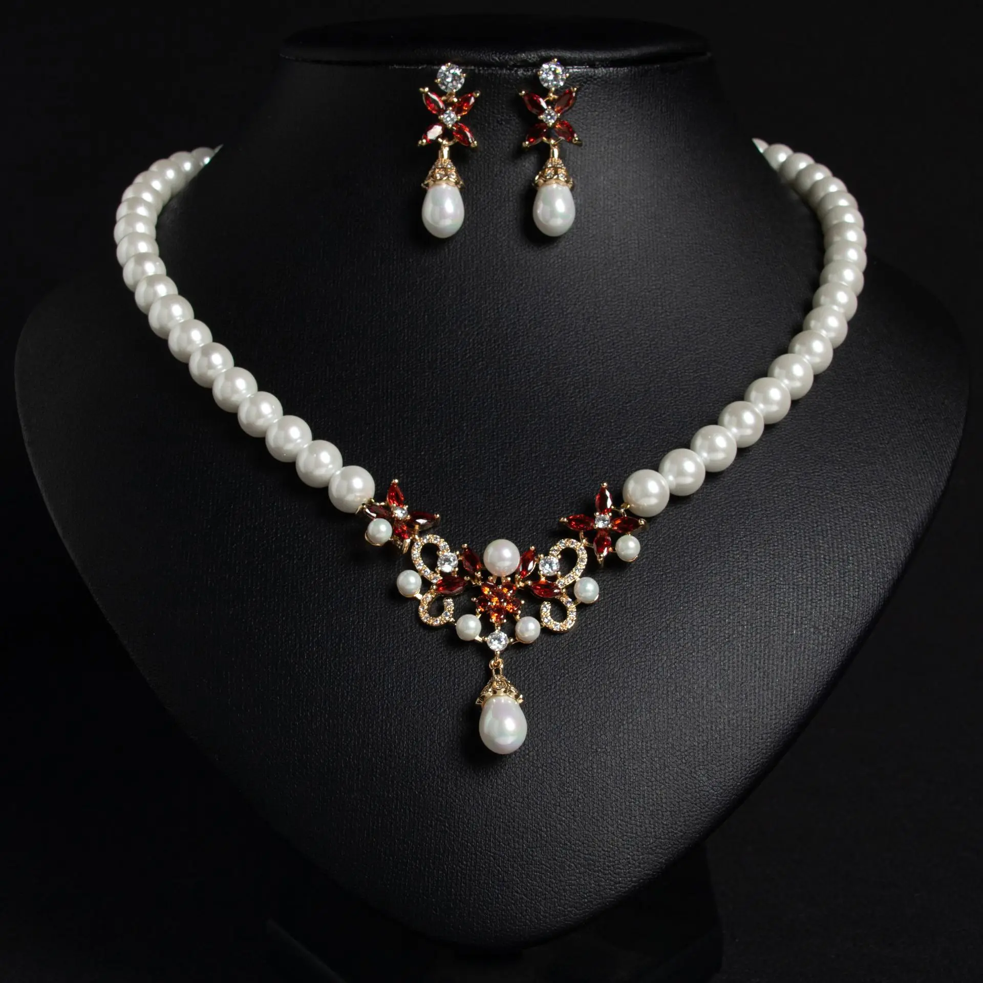 

Cross-border new shell pearl necklace zircon flower beaded necklace earrings set banquet dress accessories wholesale
