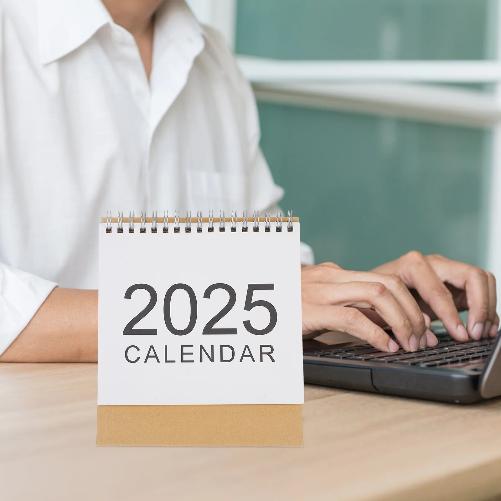 

2025 Simple Style English Desk Calendar Small Wire Bound Flip Monthly Planner Standing Desktop Calendar for Office Home