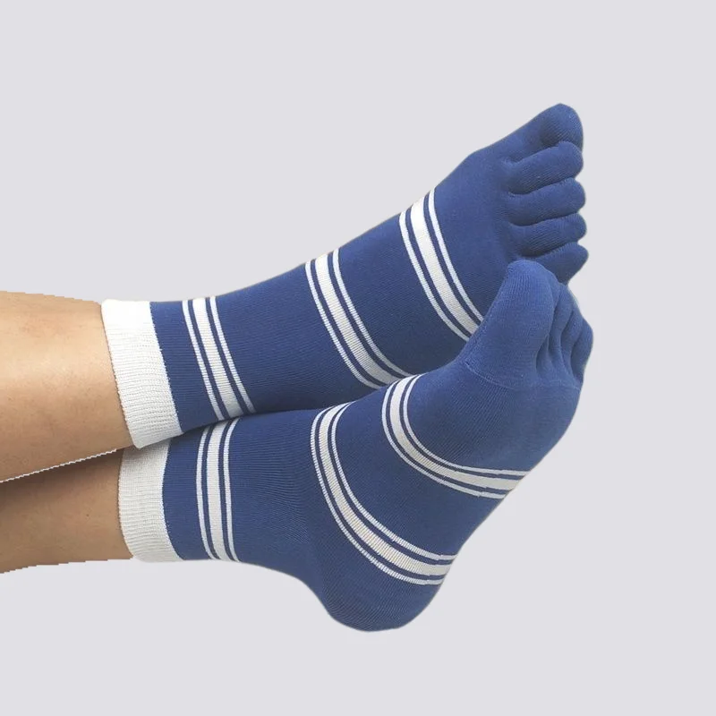 

Пять пар мужских четырехсезонных носков с дезодорантом из чистого хлопка, носков с пятью пальцами, носков с раздельным носком, средней трубки