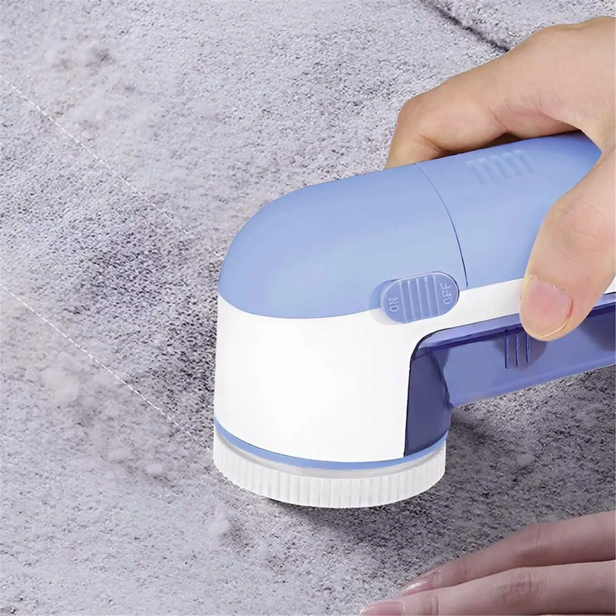 A73U Fabric Shaver, Large Blade Surface, Includes Batteries, Suitable for All Garments