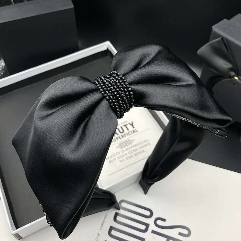 

Черная атласная повязка на голову-шпилька для женщин, обернутая черными кристаллами, топ с высоким черепом, прессованные волосы, повязка на голову для мытья лица