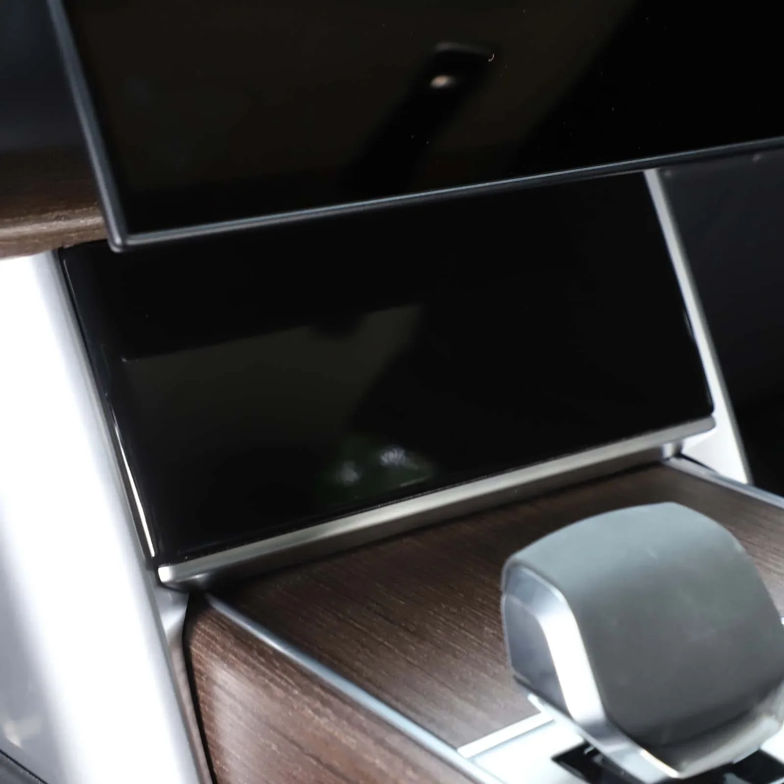 

ABS Carbon Fiber Car Center Control Navigation Screen Under Trim Cover For Land Rover Range Rover Vogue 2024-25 Car Accessories