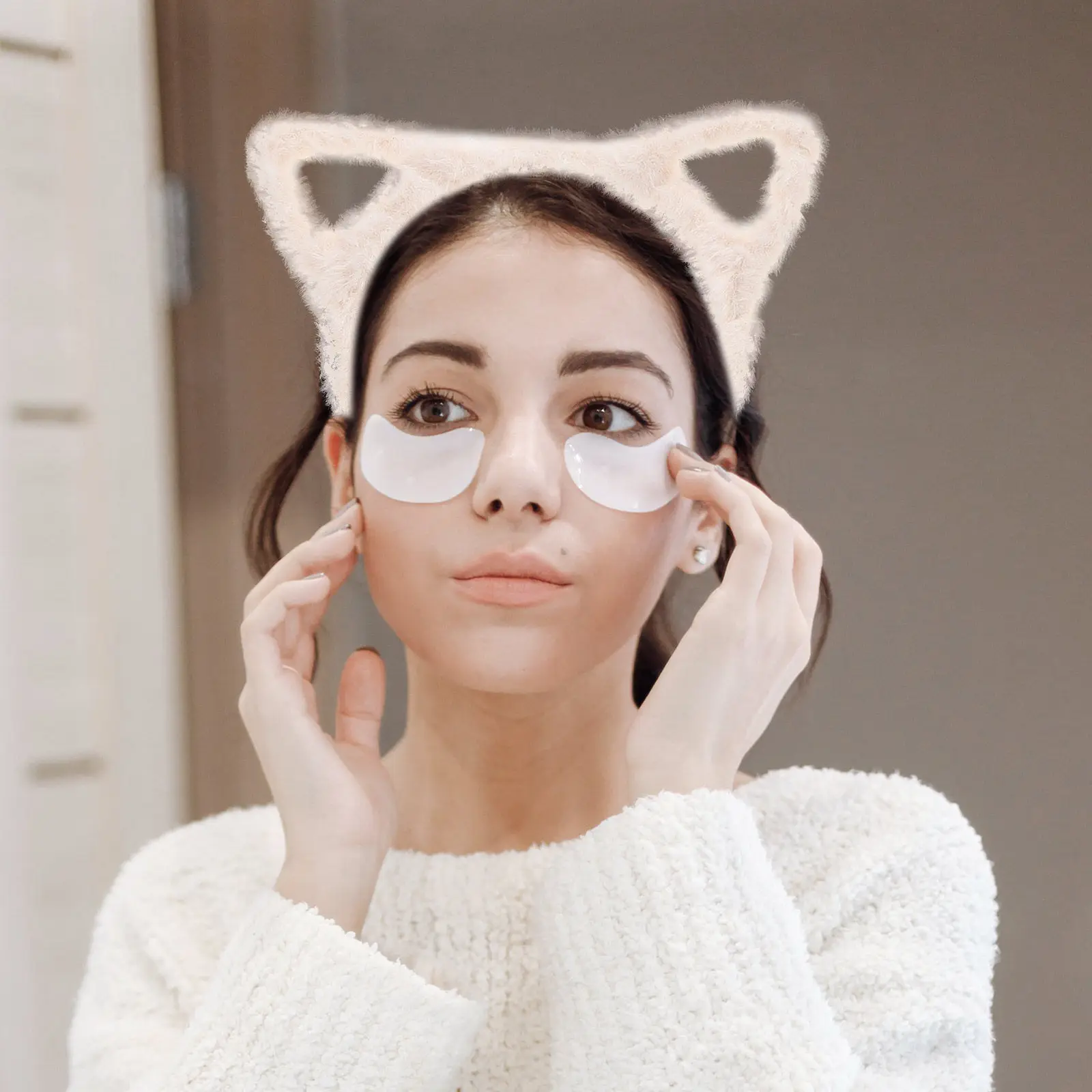 

4Pcs Hollow Cat Ear Headband Set Fashionable Cartoon Animal Headband for Skincare Face Mask Wash Party Halloween Cosplay Dress