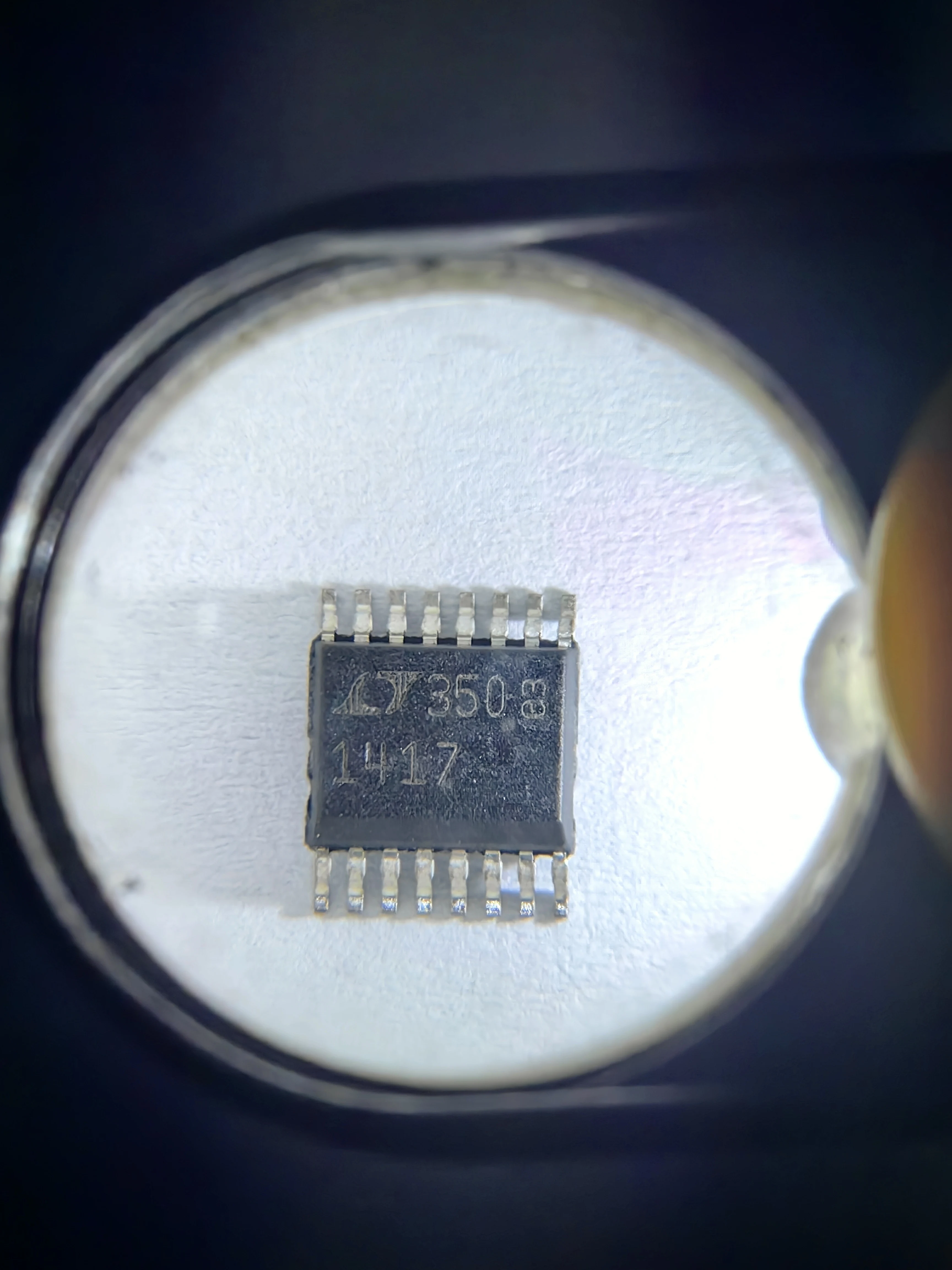 LTC1417ACGN LTC1417CGN LTC1417IGN LTC1417 — маломощный 14-разрядный преобразователь АЦП с дискретизацией 400 ксps и последовательным входом/выводом