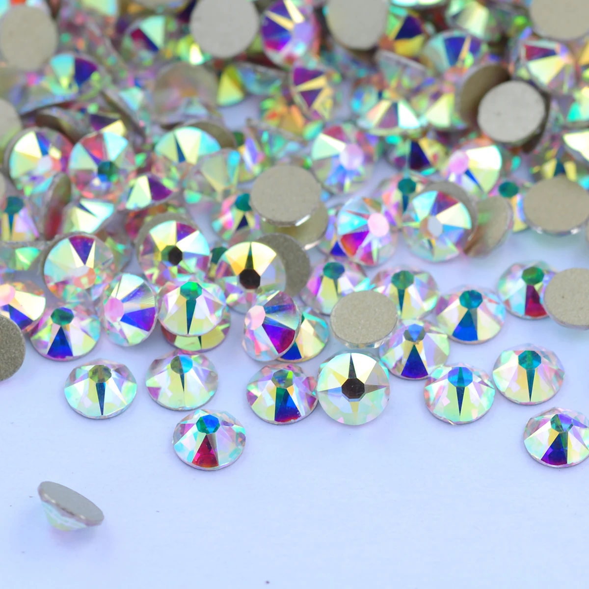 Glas-Strass-Kristalle und Crystal AB Xirius Strass mit 16 Facetten, flacher Rückseite, ohne Hotfix, für Kleidung, Nagelkunst, Zähne und Bastelarbeiten – Detail 3