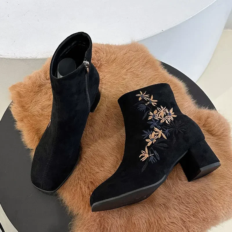 

Winter New Fashion Embroider High Heels Ankle Boots Fashion Retro Squared Toed Short Boots Female Plus Size 42 Zapatos De Mujer